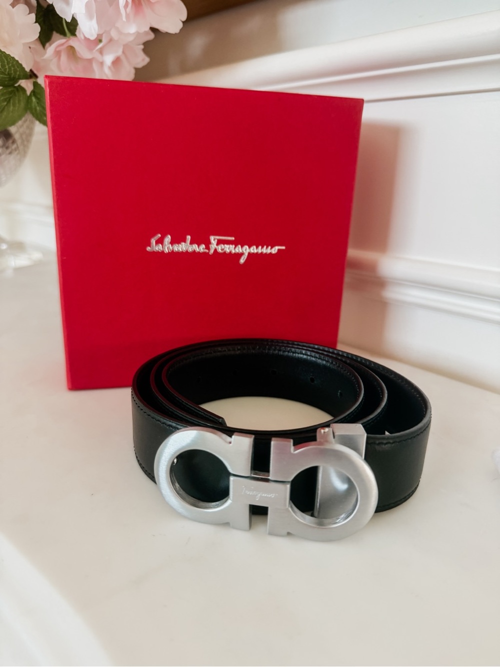 Salvatore Ferragamo women’s Black Leather Belt with Silver Gancini Buckle Sz 40